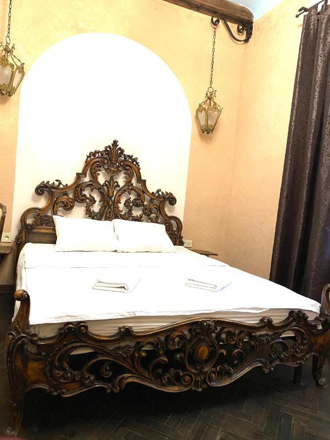 центр львова вулиця лесі українки 19 Lviv