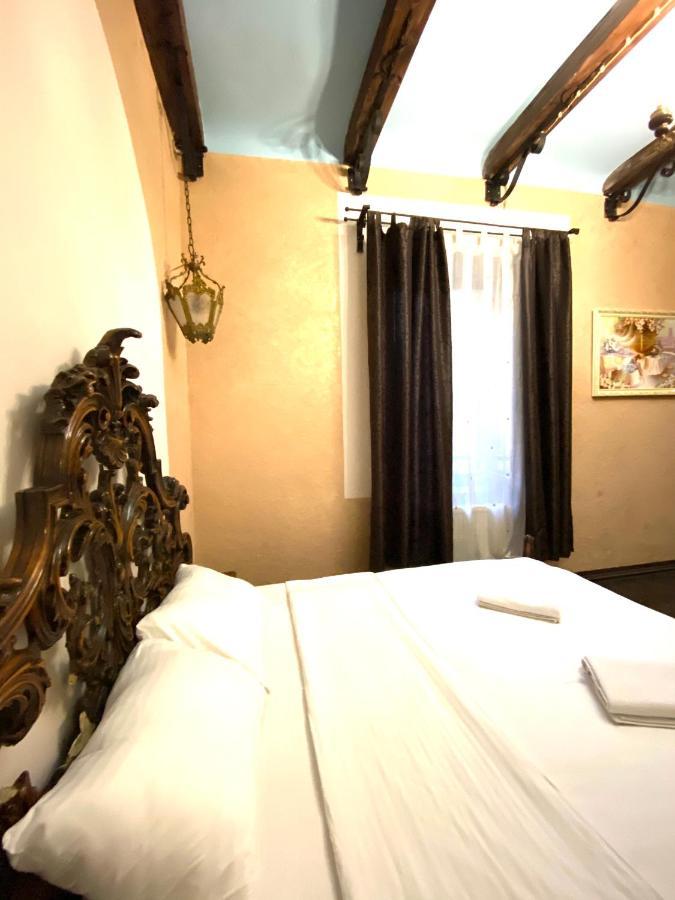 на вулиці лесі українки 19 кв 5 *